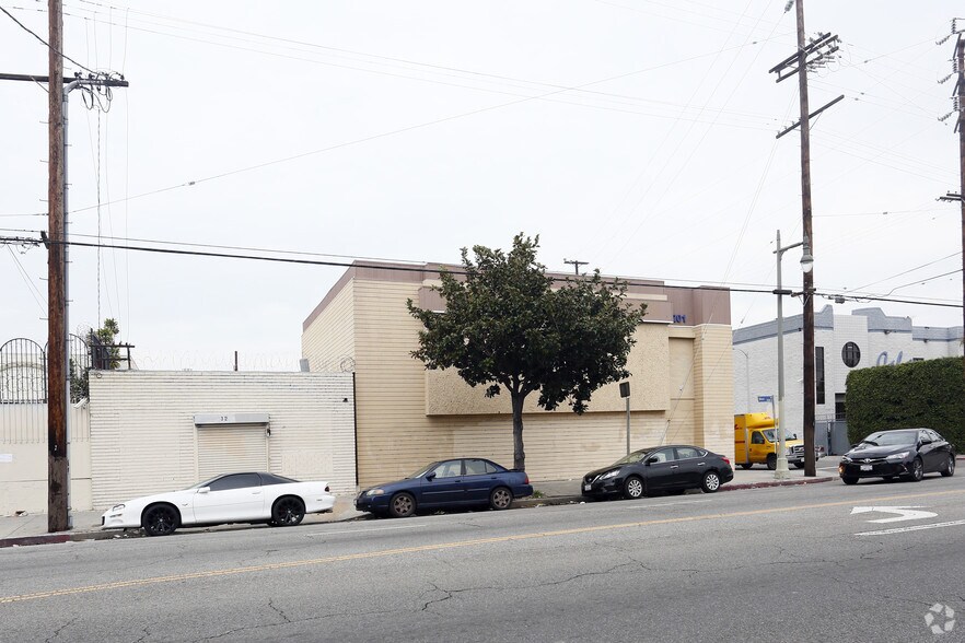 3201 S Main St, Los Angeles, CA à vendre - Photo du bâtiment - Image 2 de 9