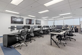 1400 Blair Towers Pl, Ottawa, ON à louer Photo intérieure- Image 2 de 8