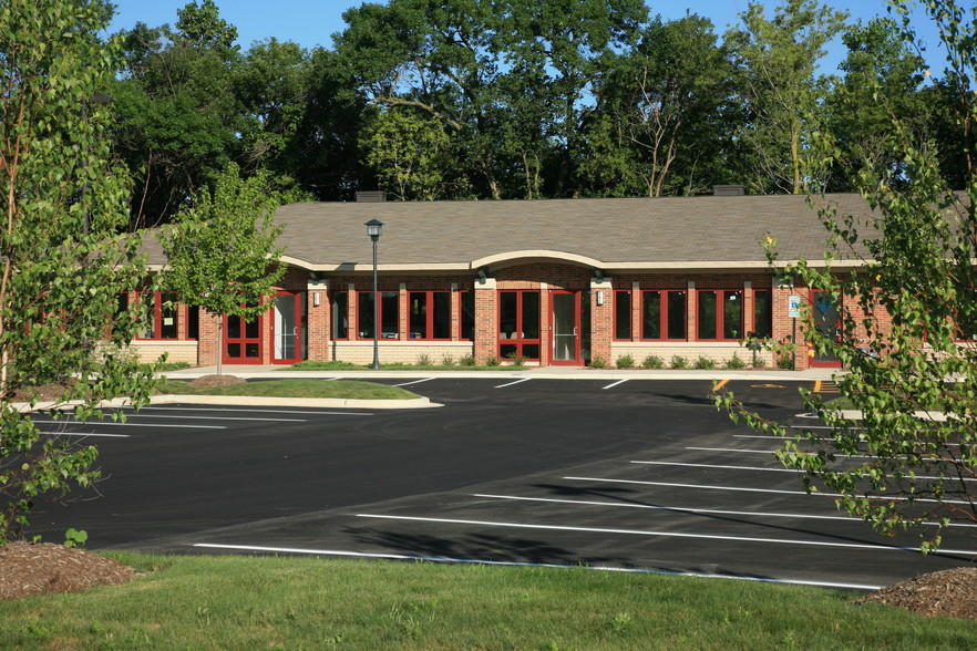 Bureau dans Northbrook, IL à vendre - Photo principale - Image 1 de 1