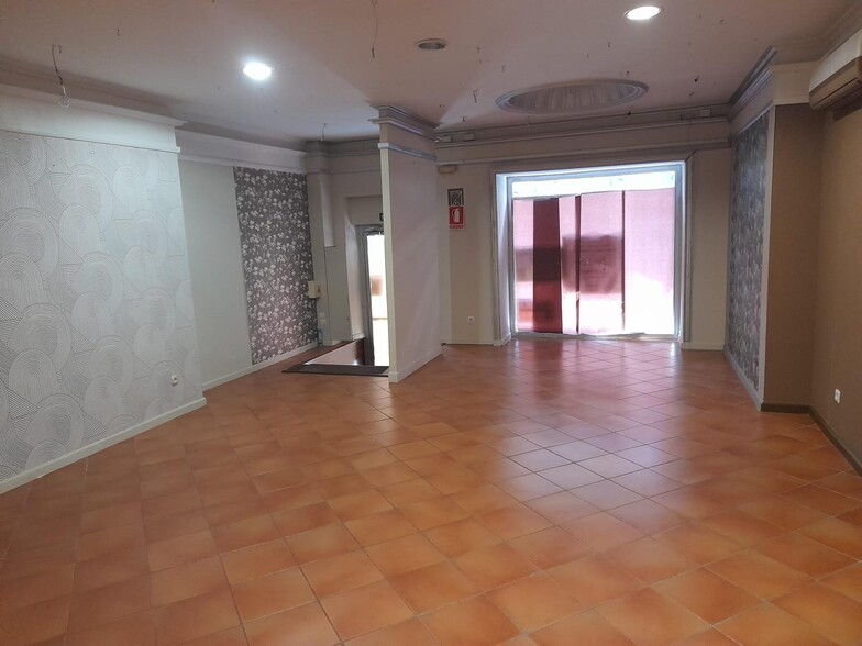 Retail in Cáceres for lease - Building Photo - Image 3 of 22