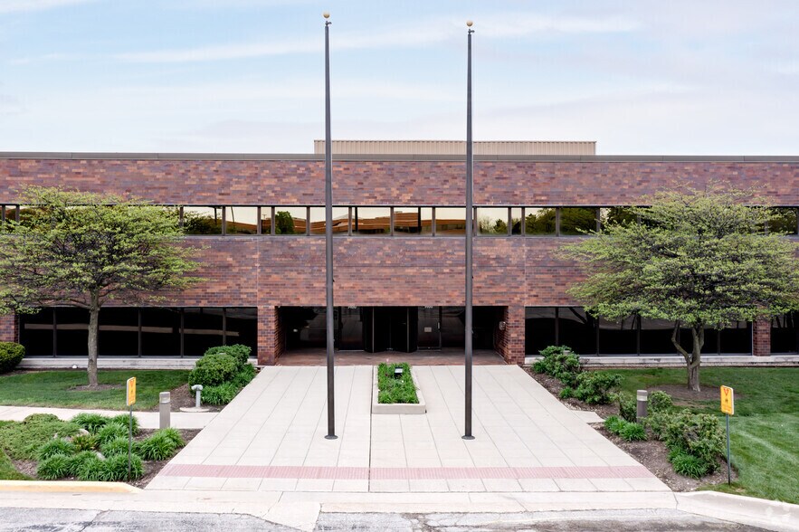 1400 Kensington Rd, Oak Brook, IL à vendre - Photo du bâtiment - Image 3 de 5