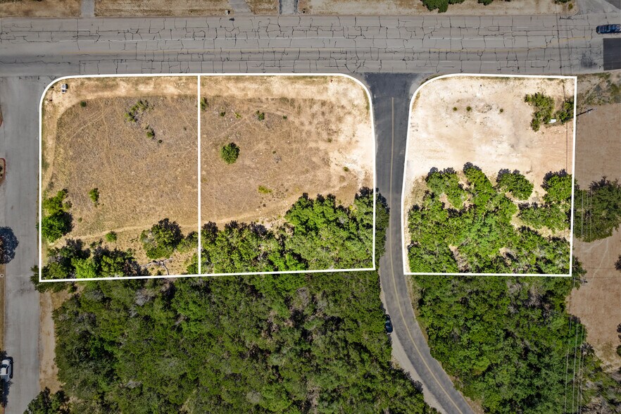 20901 Dawn Dr, Lago Vista, TX à vendre - Photo du bâtiment - Image 2 de 3