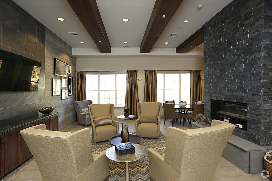 4 Berry St, North Andover, MA for lease - Interior Photo - Image 3 of 70