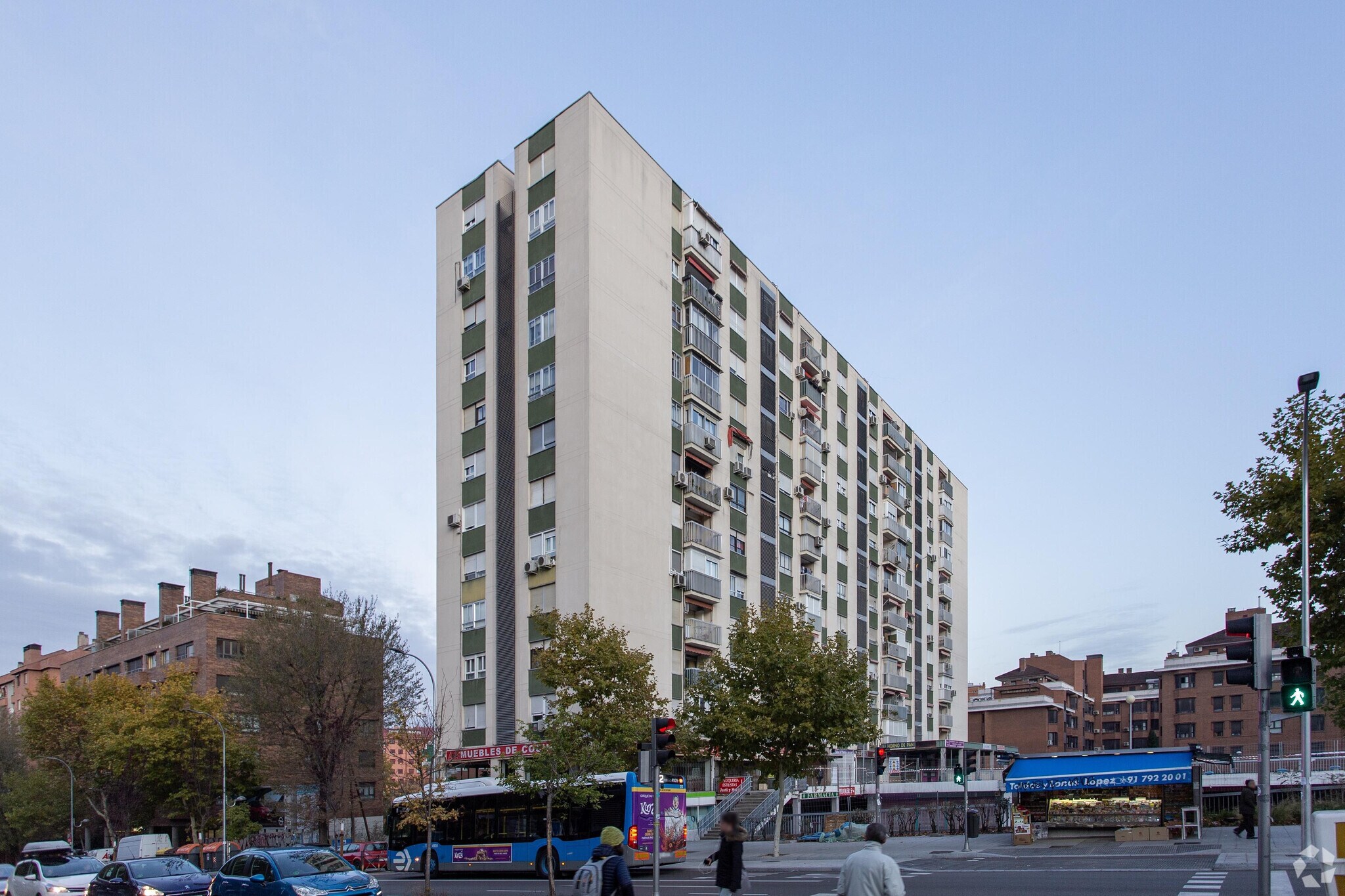 Calle del Camino de los Vinateros, 15, Madrid, Madrid for sale Primary Photo- Image 1 of 5
