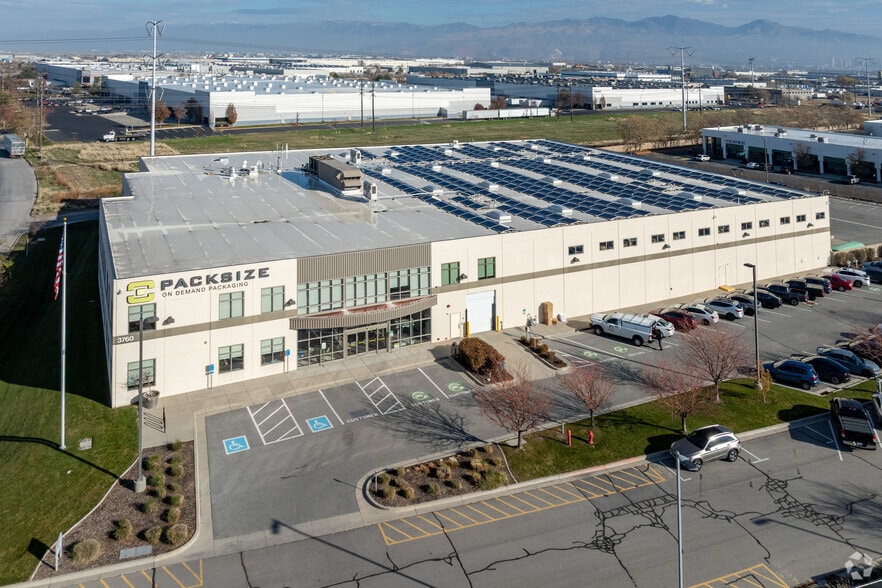 3760 W Commons Ln, Salt Lake City, UT for lease - Building Photo - Image 3 of 4