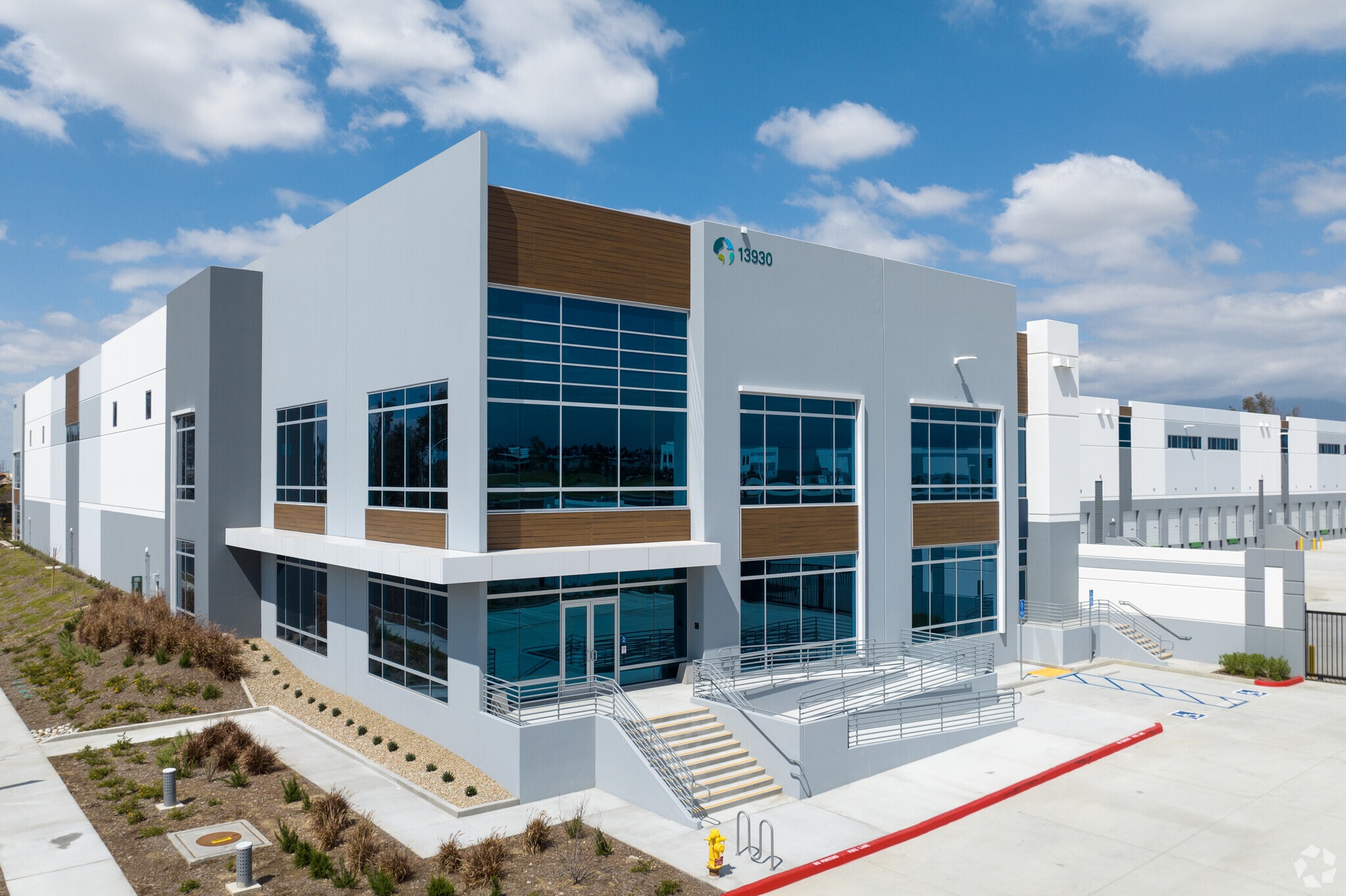13930 Santa Ana Ave, Fontana, CA for lease Primary Photo- Image 1 of 10