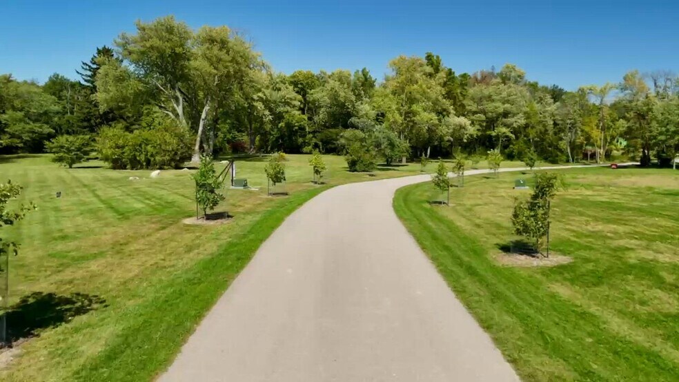 2300 Gatten Farm Way, West Lafayette, IN à vendre - Vidéo sur l’inscription commerciale - Image 2 de 5