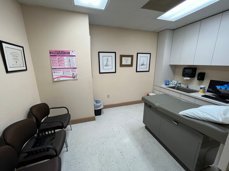 4224 N Tampania Ave, Tampa, FL à vendre - Photo intérieure - Image 3 de 11