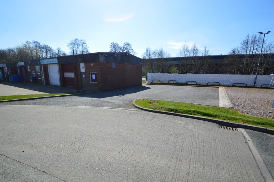 Howard Ave, Barnstaple for lease - Building Photo - Image 2 of 4