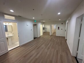 100 S El Camino Real, San Clemente, CA à louer Photo intérieure- Image 1 de 4