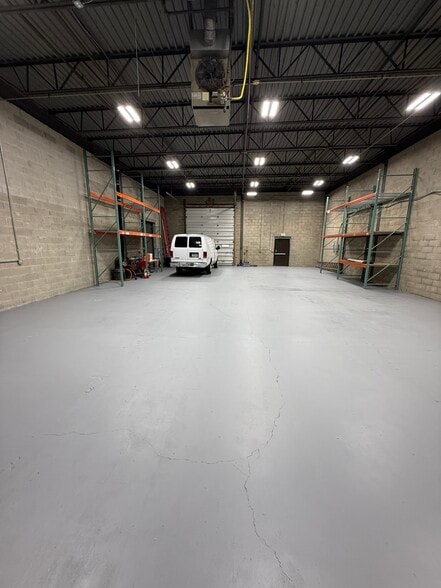 181-191 Remington Blvd, Ronkonkoma, NY for lease - Building Photo - Image 3 of 18