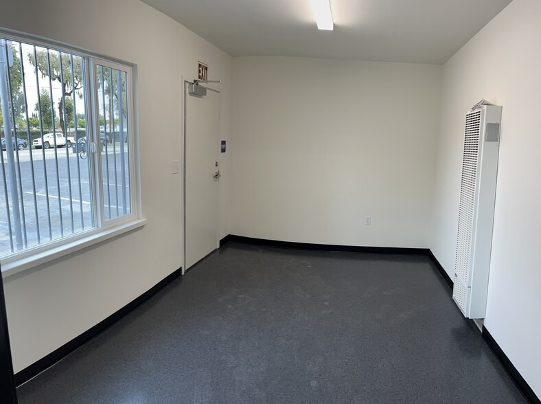 1618 W 5th St, Santa Ana, CA for lease - Building Photo - Image 3 of 6