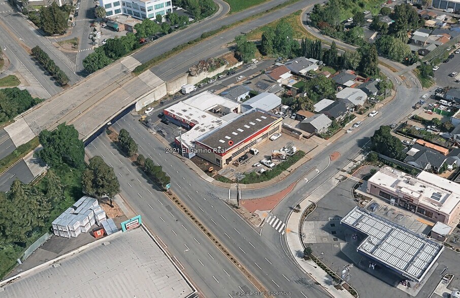 2121 El Camino Real, Redwood City, CA à louer - Photo du bâtiment - Image 3 de 6