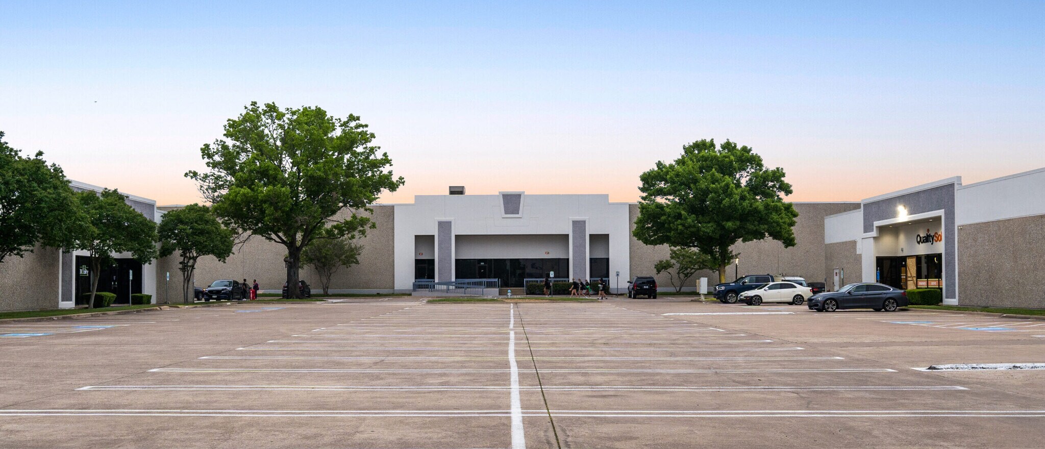 2553 Summit Ave, Plano, TX à louer Photo du bâtiment- Image 1 de 9