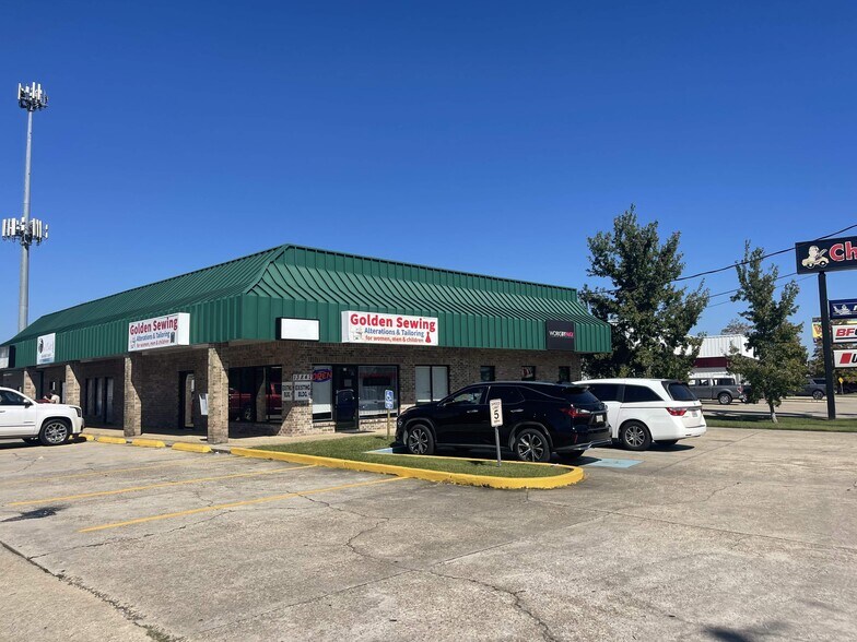 13847 Coursey Blvd, Baton Rouge, LA à louer - Photo du bâtiment - Image 3 de 25