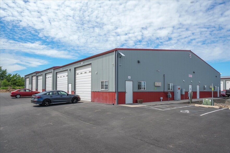 10915 W Fast Ln, Airway Heights, WA à vendre - Photo du bâtiment - Image 3 de 49
