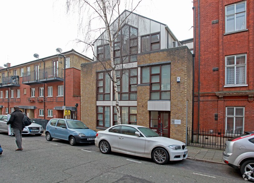 2 Langley Ln, Londres à louer - Photo du bâtiment - Image 2 de 2