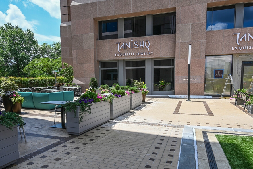 8065 Leesburg Pike, Vienna, VA for lease - Building Photo - Image 3 of 11
