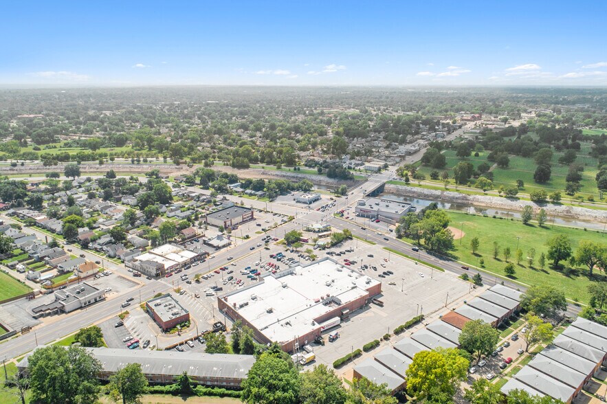 7450 Hampton Ave, Saint Louis, MO à vendre - Photo du bâtiment - Image 3 de 25