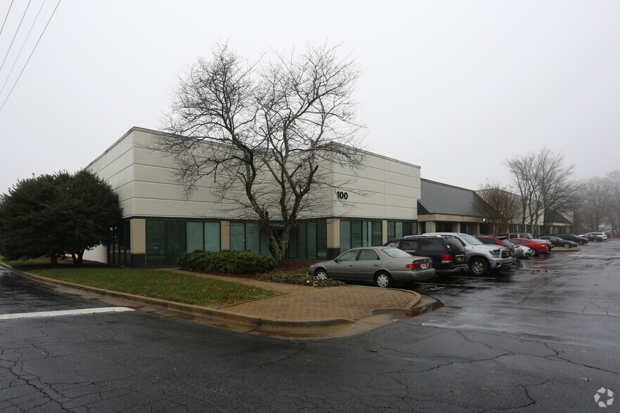 1800 Sandy Plains Pky, Marietta, GA à louer - Photo du bâtiment - Image 2 de 13
