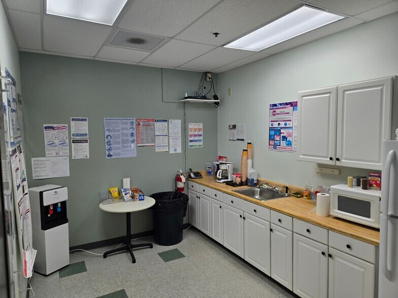 2995 Wall Triana Hwy, Huntsville, AL à louer - Photo du bâtiment - Image 2 de 11