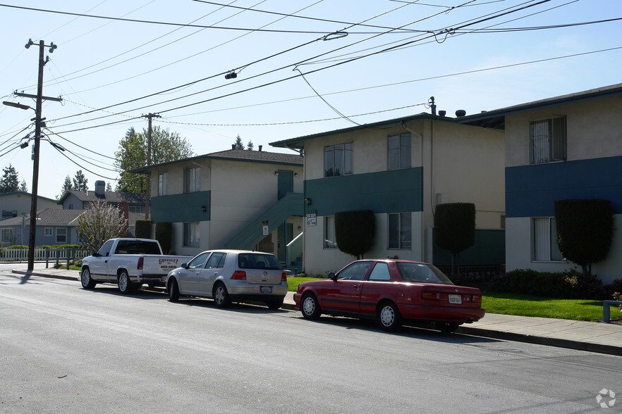 1480 Hess Rd, Redwood City, CA à vendre - Photo principale - Image 1 de 3