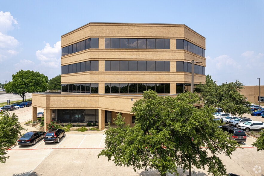 1760 S Stemmons Fwy, Lewisville, TX for lease - Building Photo - Image 2 of 21