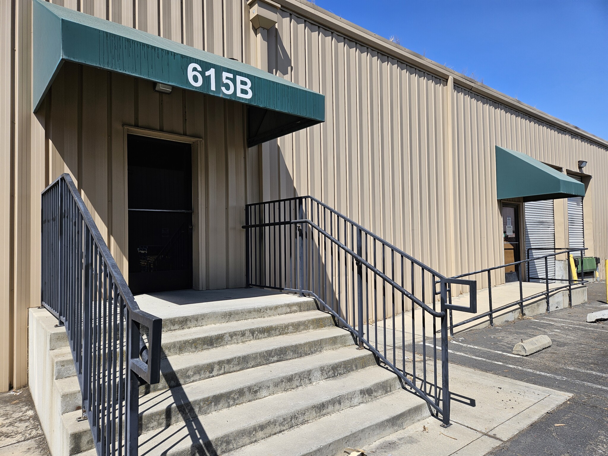 615-621 Kansas Ave, Modesto, CA for lease Interior Photo- Image 1 of 18