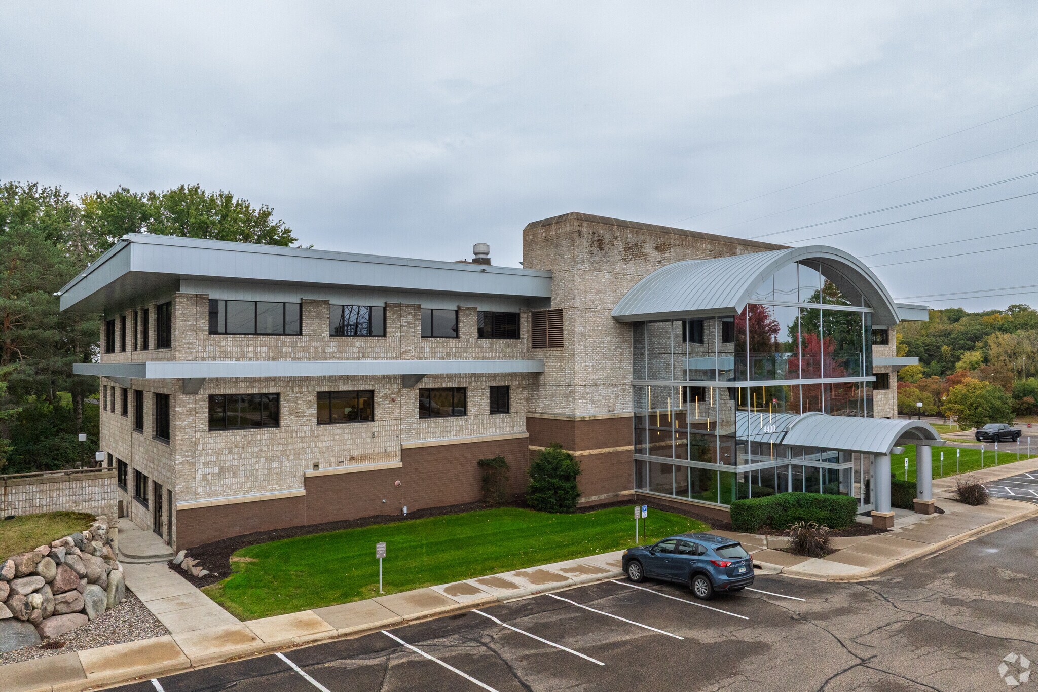 4400 Baker Rd, Minnetonka, MN for lease Primary Photo- Image 1 of 15