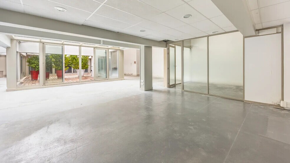Bureau dans Paris à vendre - Photo du bâtiment - Image 3 de 12