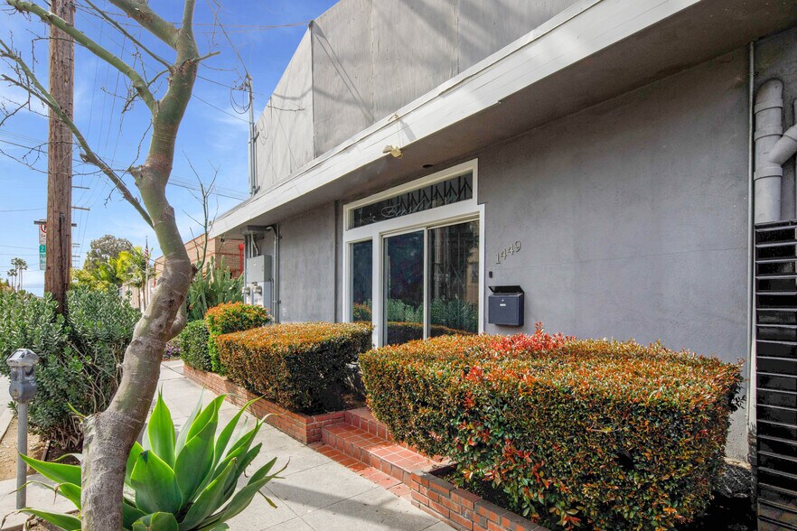 1449 N Gardner St, Los Angeles, CA for lease - Building Photo - Image 2 of 8