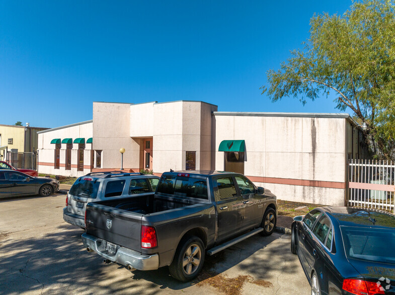 4930 Allen Genoa Rd, Pasadena, TX for lease - Building Photo - Image 3 of 9