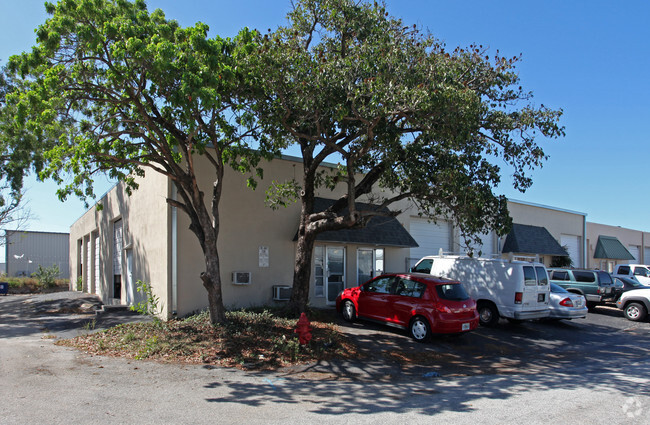 More details for 710-716 NW 57th St, Fort Lauderdale, FL - Flex, Industrial for Lease