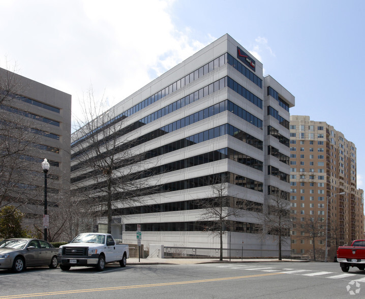 1320 N Courthouse Rd, Arlington, VA for lease - Building Photo - Image 2 of 4