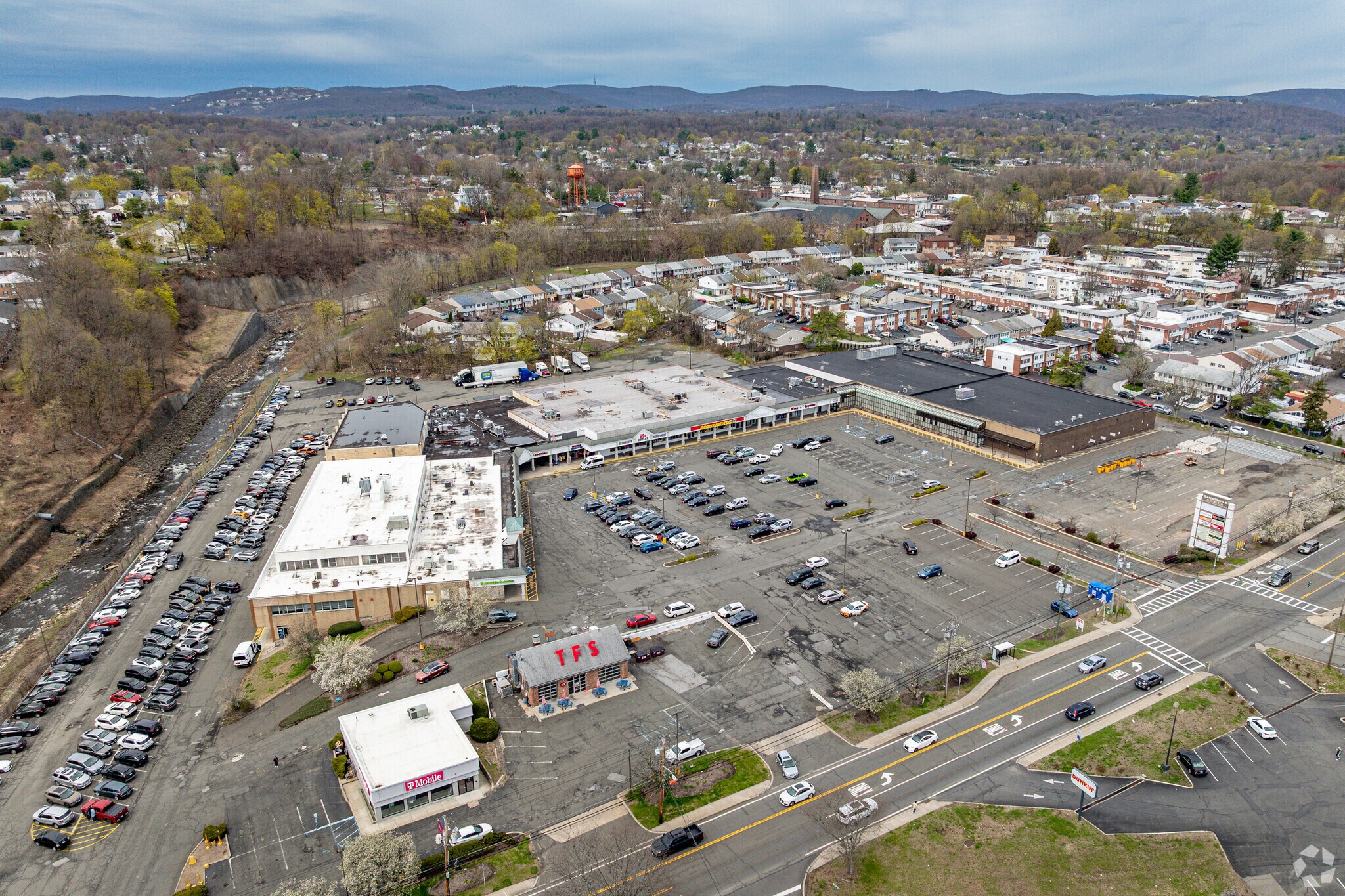 45 S Route 9W, West Haverstraw, NY for lease Primary Photo- Image 1 of 46