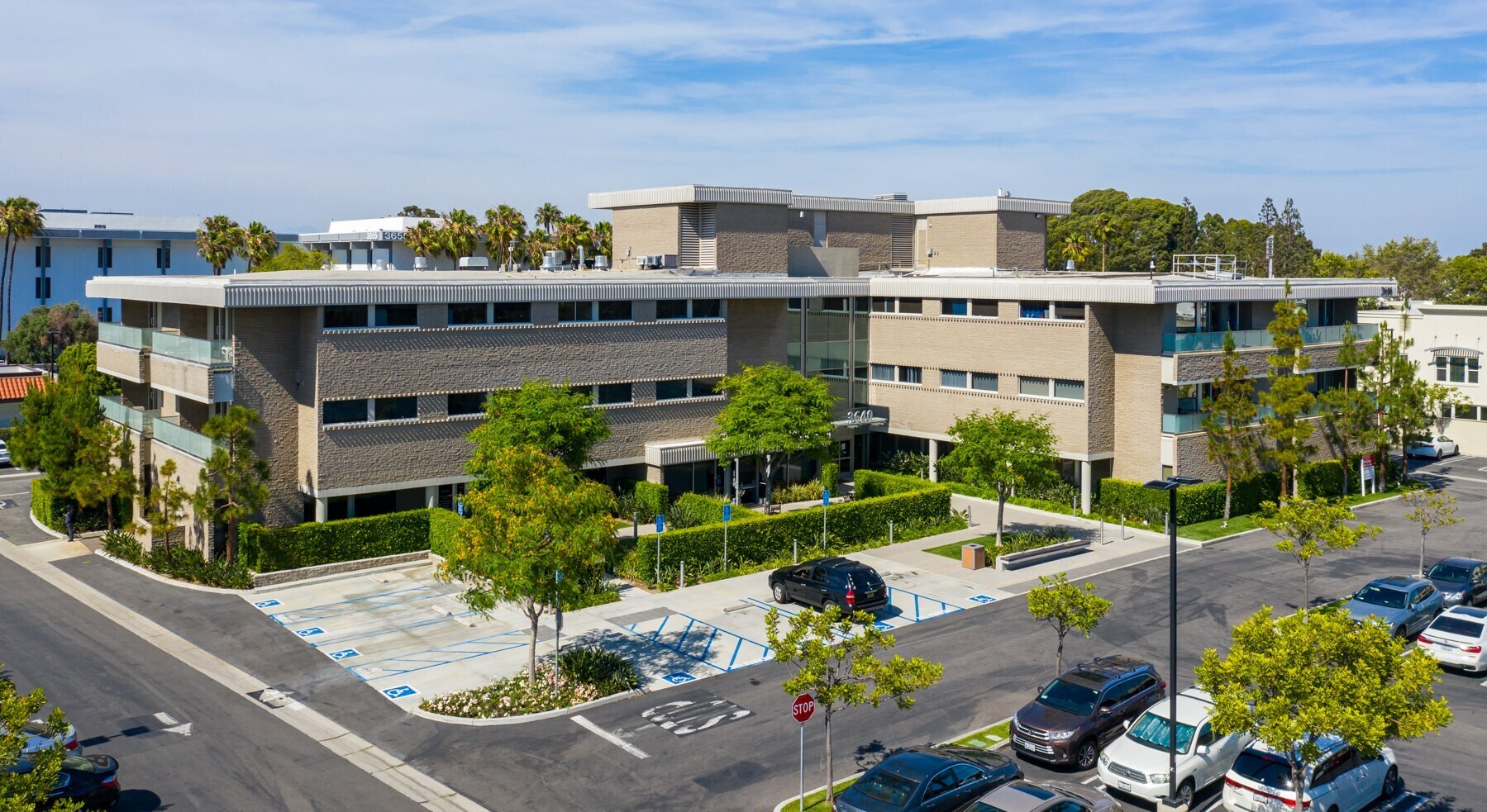 3640 Lomita Blvd, Torrance, CA à louer Photo du bâtiment- Image 1 de 9
