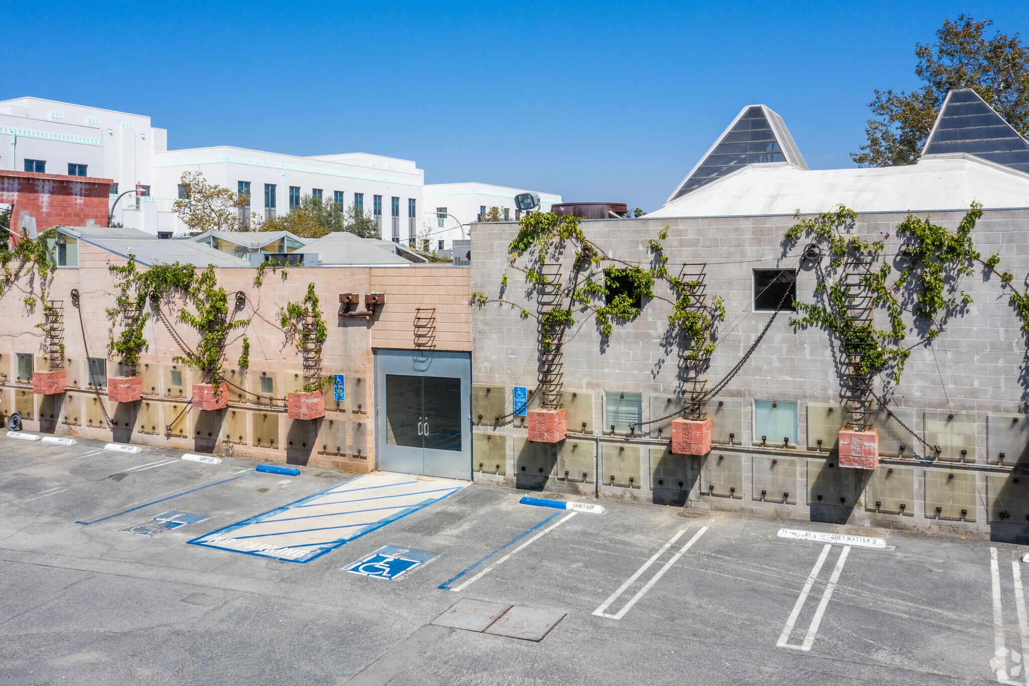 9046 Lindblade St, Culver City, CA for lease Building Photo- Image 1 of 5