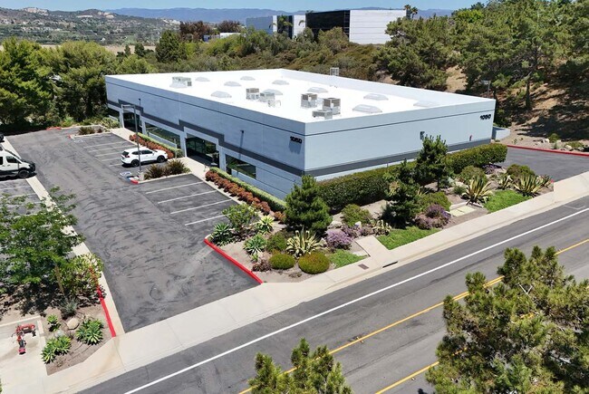 Plus de détails pour 1050 Calle Amanecer, San Clemente, CA - Industriel à vendre