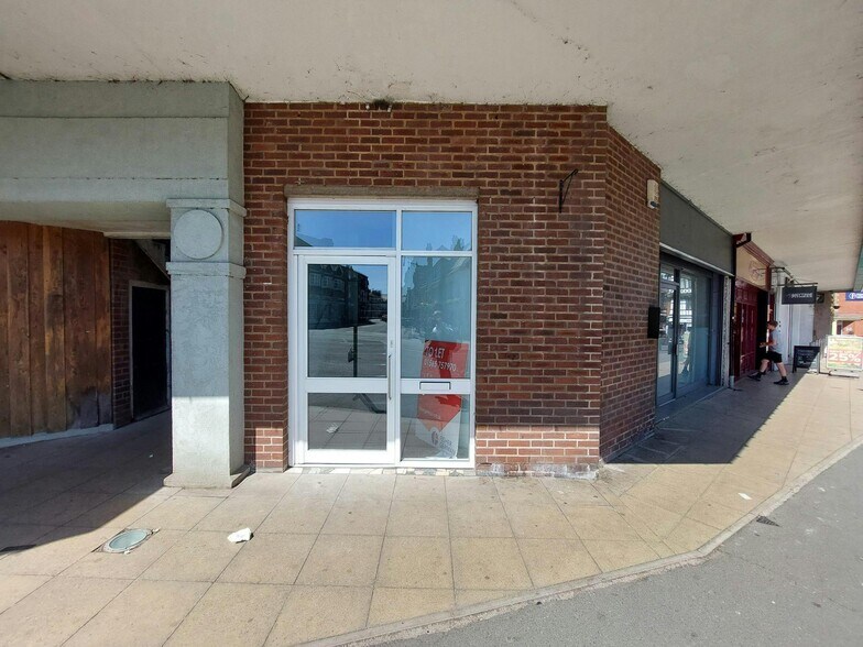 21A Canute Pl, Knutsford à louer - Photo du bâtiment - Image 2 de 12