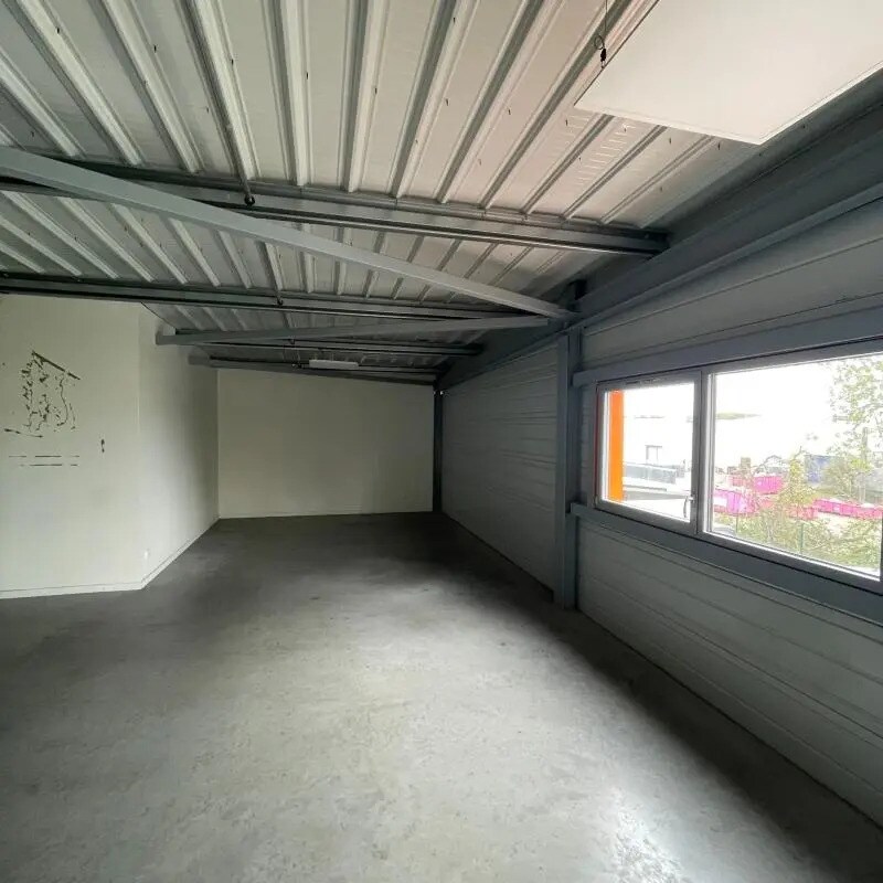 Flex in Carbon-Blanc for lease Interior Photo- Image 1 of 14