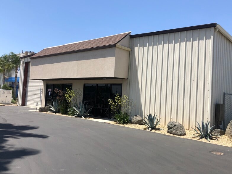 4551 Grissom St, Bakersfield, CA à louer - Photo du bâtiment - Image 1 de 3