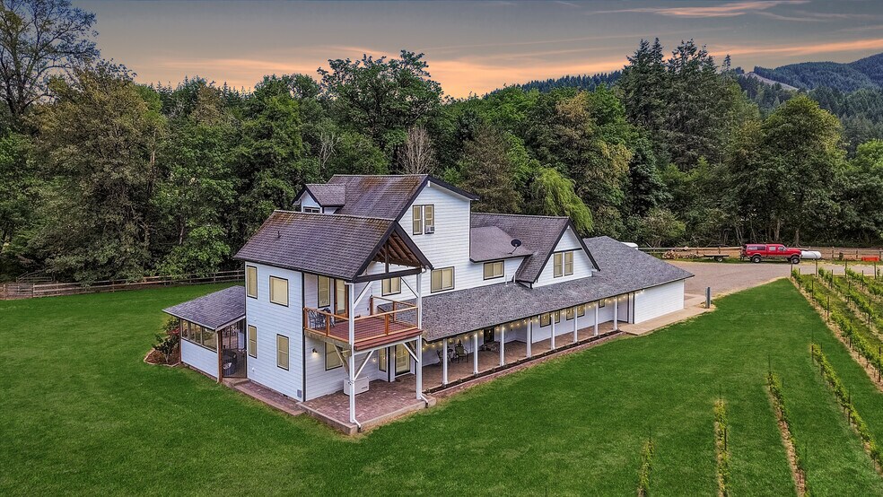 47266 SW Carpenter Creek Rd, Forest Grove, OR à vendre - Photo du bâtiment - Image 3 de 48