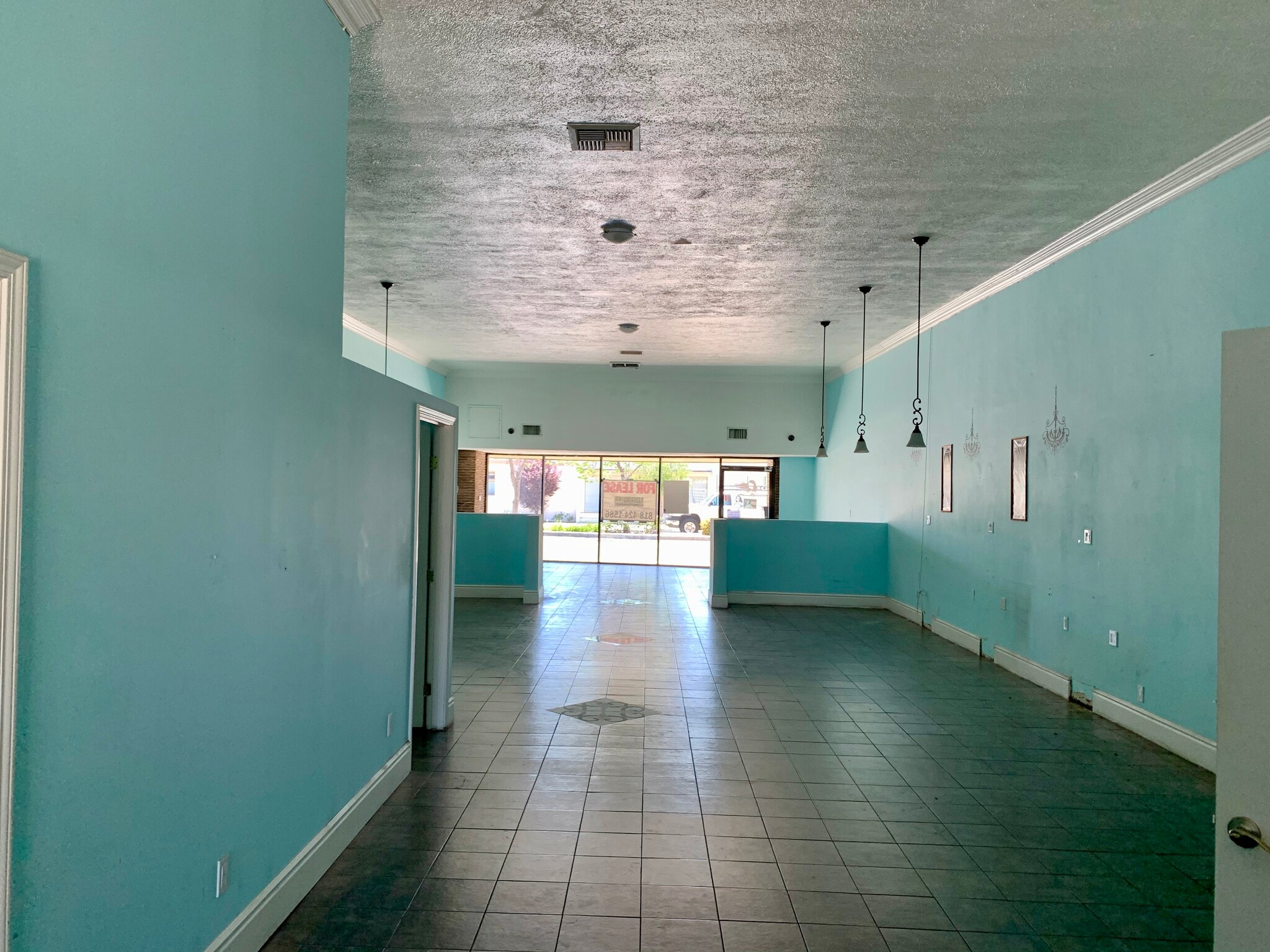 3311-3317 W Burbank Blvd, Burbank, CA for lease Interior Photo- Image 1 of 4