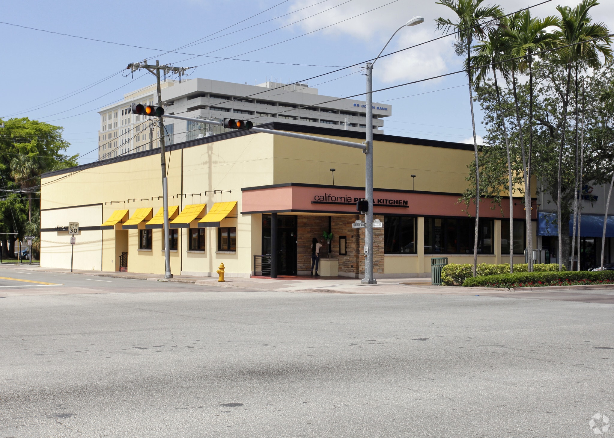 300 Miracle Mile, Miami, FL for lease Primary Photo- Image 1 of 8