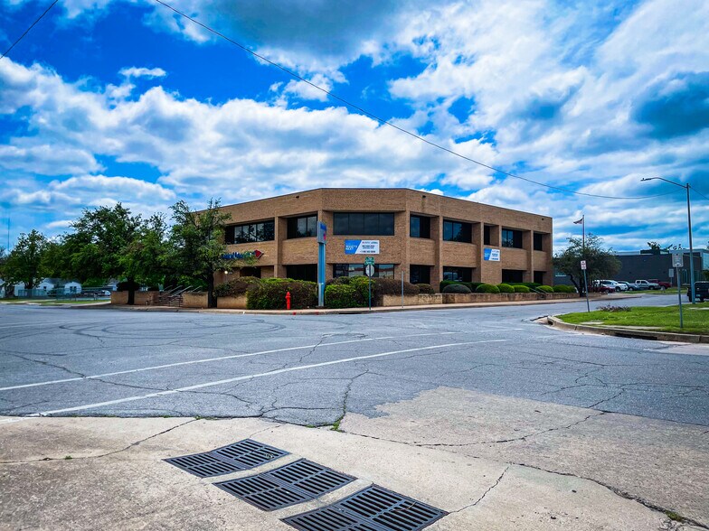 2701 S Harvey Ave, Oklahoma City, OK à louer - Photo du bâtiment - Image 2 de 4