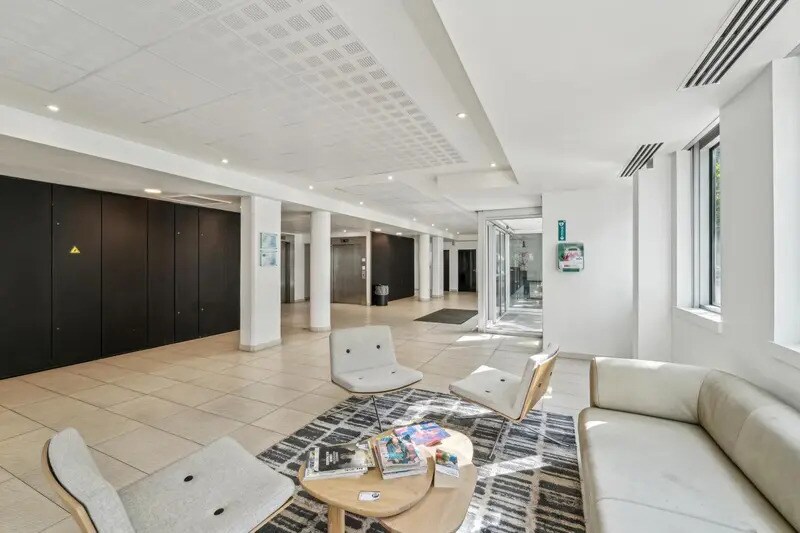 38 Rue Jacques Ibert, Levallois-Perret for lease - Lobby - Image 2 of 17