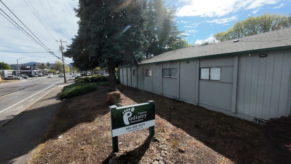 1060 Chambers St, Eugene, OR à vendre - Photo du bâtiment - Image 3 de 8