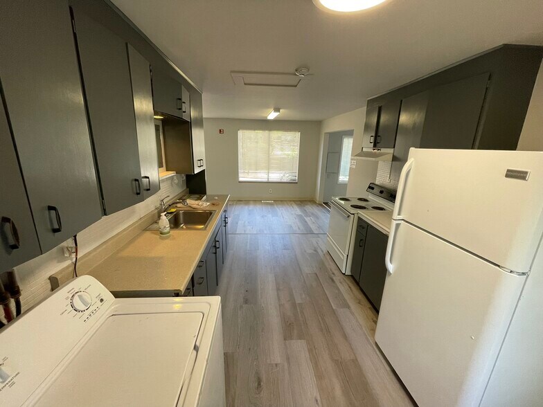 23920 Bothell Everett Hwy, Bothell, WA à louer - Photo du bâtiment - Image 2 de 6