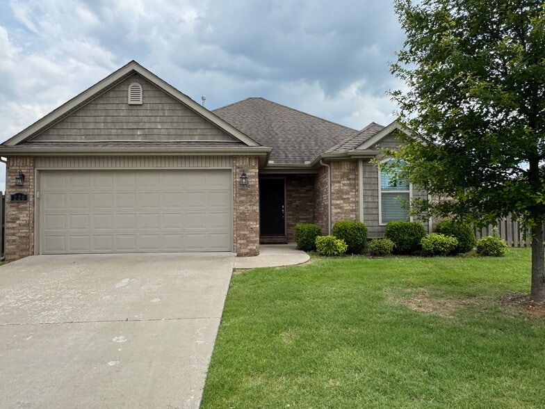 220 Cisterna Dr, Centerton, AR à vendre - Photo principale - Image 1 de 1
