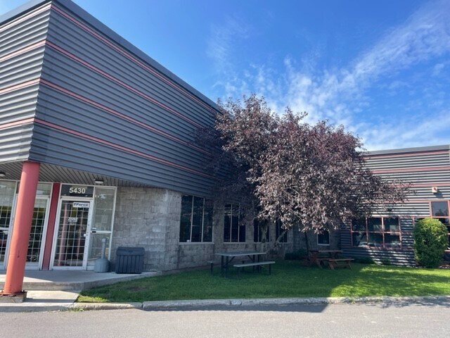 5400-5490 Boul Thimens, Saint-Laurent, QC for lease - Primary Photo - Image 1 of 3